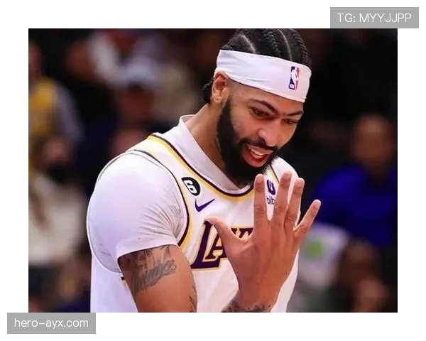 戴维斯关键表现助球队逆转，状态回暖彰显领袖风范