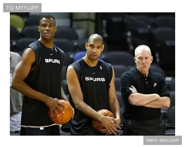 蒂姆邓肯内线背身单打效率高于同时代大前锋，助马刺稳固防守核心地位