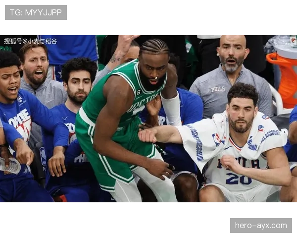 拉里·伯德中距离投篮效率显著高于同期对手，主导80年代凯尔特人多次季后赛胜利