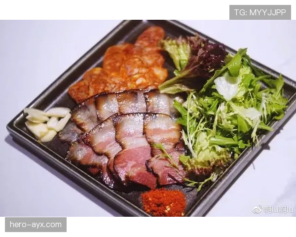 余依婷训练完直接拎爱马仕去吃下午茶，这谁顶得住啊